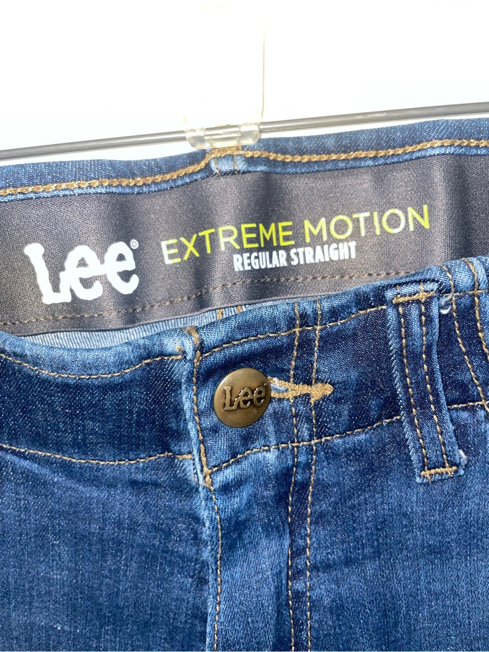 Lee Men's Extreme Motion Regular Straight Blue Jeans - Picture 2 of 6